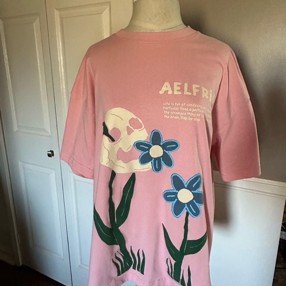 Aelfric Pink Tee with Blue Floral Graphic